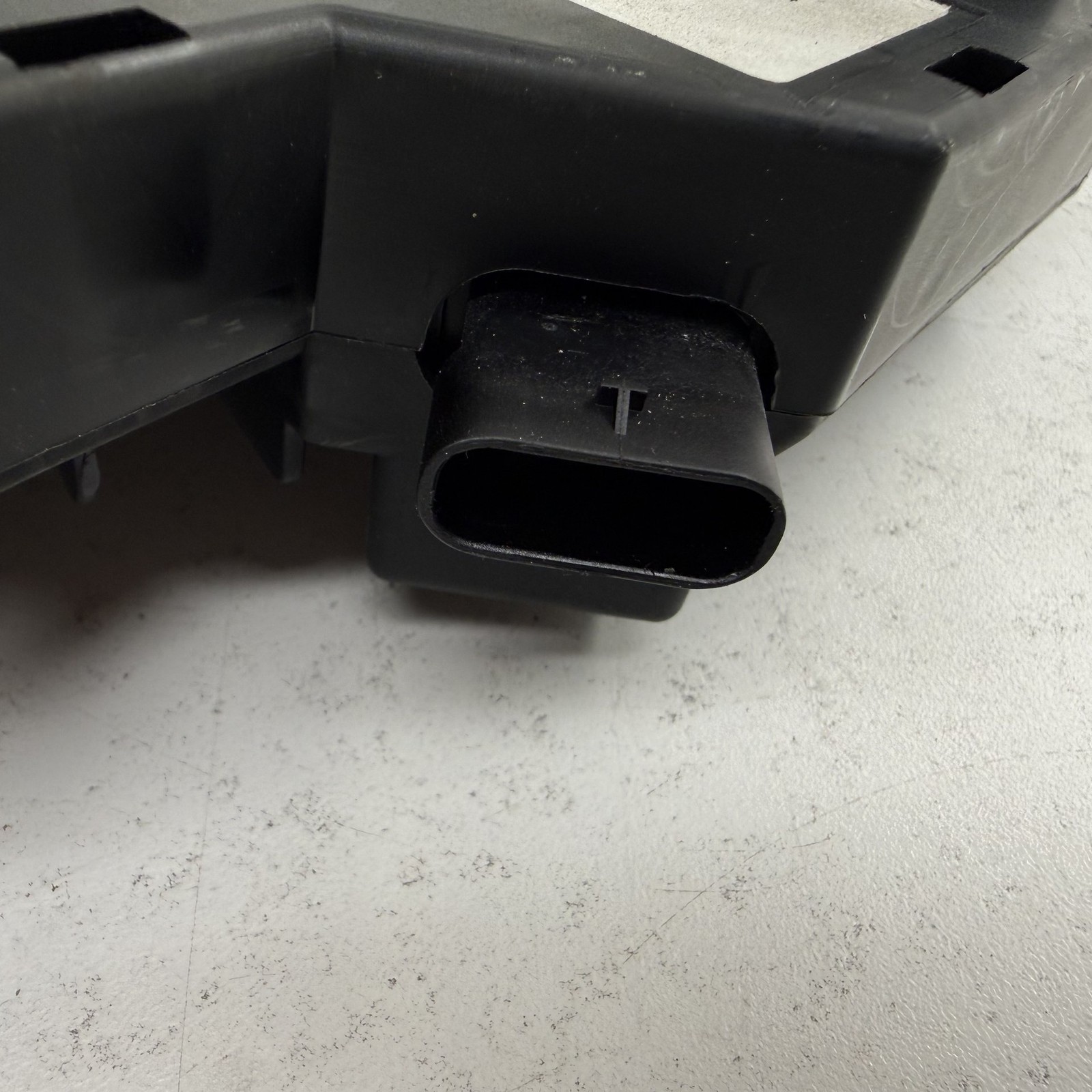 Bentley Flying Spur 2014-2018 Right Fuse box P/N 3Y0915463C