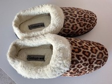 Cushion Walk Slippers - Leopard & Fur - size 6