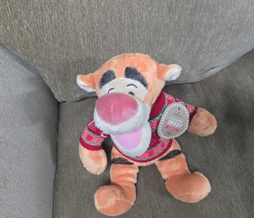 Disney Winnie The Pooh Cozy Sweater Tigger Plush 10" New Hallmark Christmas - Picture 4 of 6