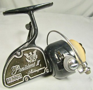 Shakespeare President II 2800 Model DE Ultralight Spinning Reel Bicentennial