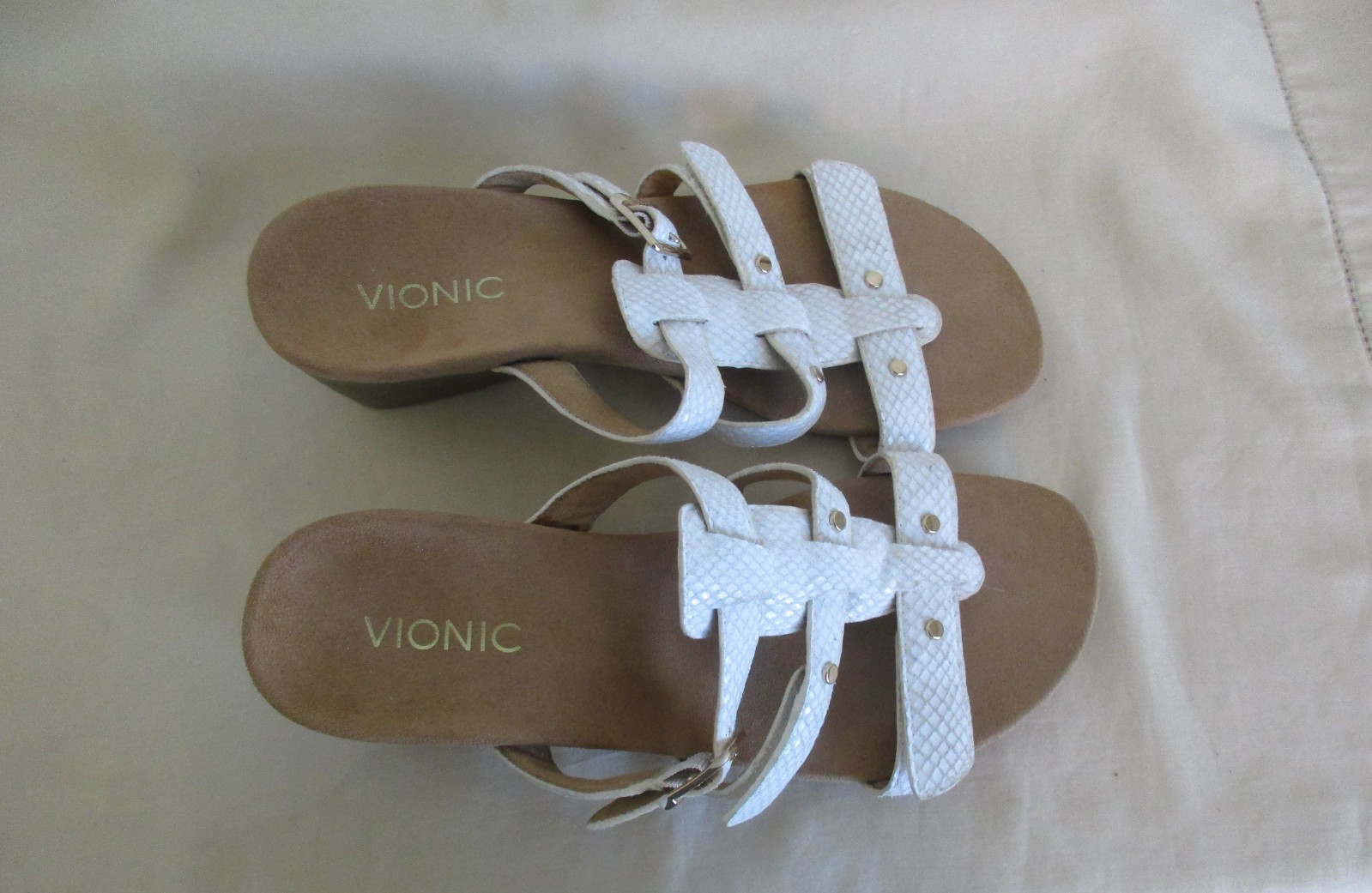 Vionic 381 "Radia” White Diamond Pattern Wedge St… - image 8