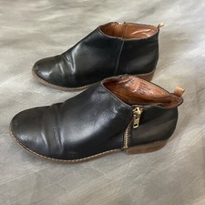 Girl s Gap Black Ankle Boot Size 4 SEE NOTES