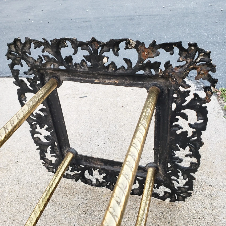 Antigua lámpara de aceite Art Nouveau/soporte de exhibición de plantas - negro y dorado con patas de garra Foto 4 de 4