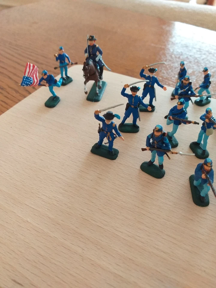 Petits soldats 1/72e Italeri, infanterie nordiste, 40 pièces - Photo 3/4