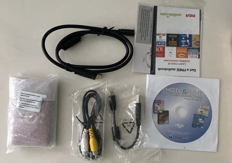 RCA Small Wonder Digital Handheld Camcorder EZ2120RD - Image 3 of 4