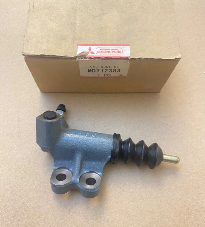 DHL ship : MD712383 Mitsubishi OEM Genuine CYL ASSY, CLUTCH 