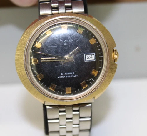 Vintage 1970s Timex Electronic Date Men's Gold UFO 21j Wrist Watch Runs