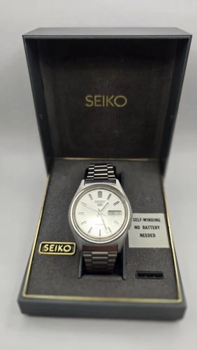 Seiko 5 Automatic 21 Jewels Day/Date Vintage Stainless Steel Men's Wristwatch