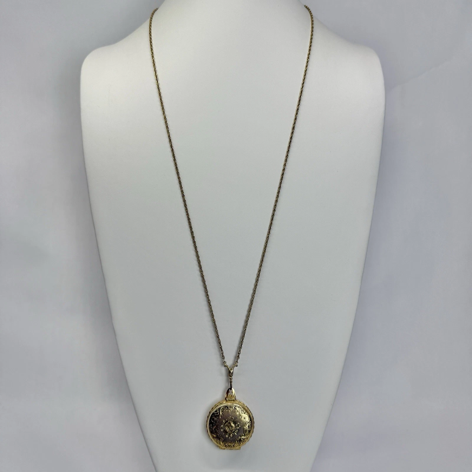 Elegant Ornate Floral Locket Gold Tone Vintage Necklace Jewelry N292