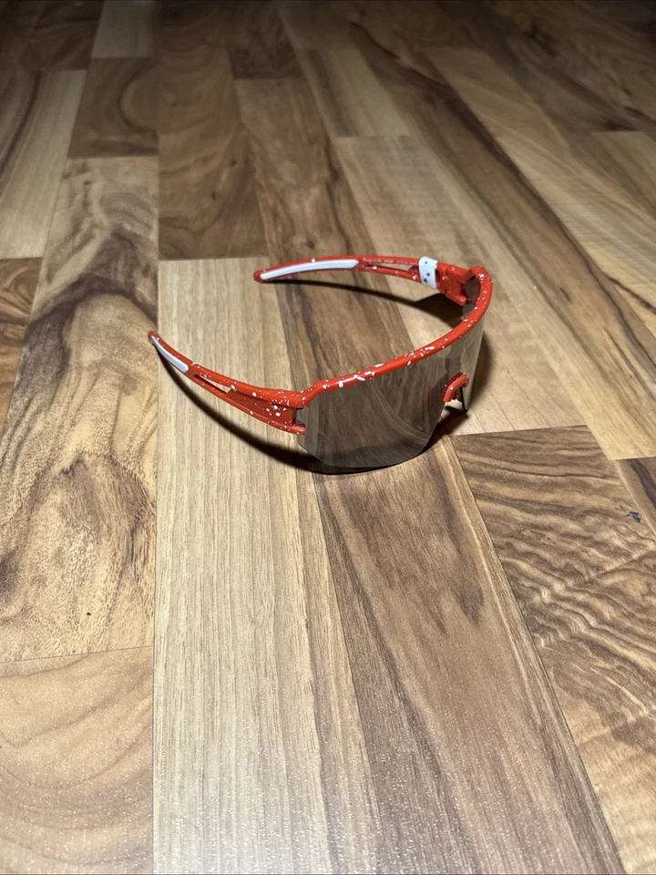 Pugs Sunglasses Red And White Speckled Frame - Image 2 of 4