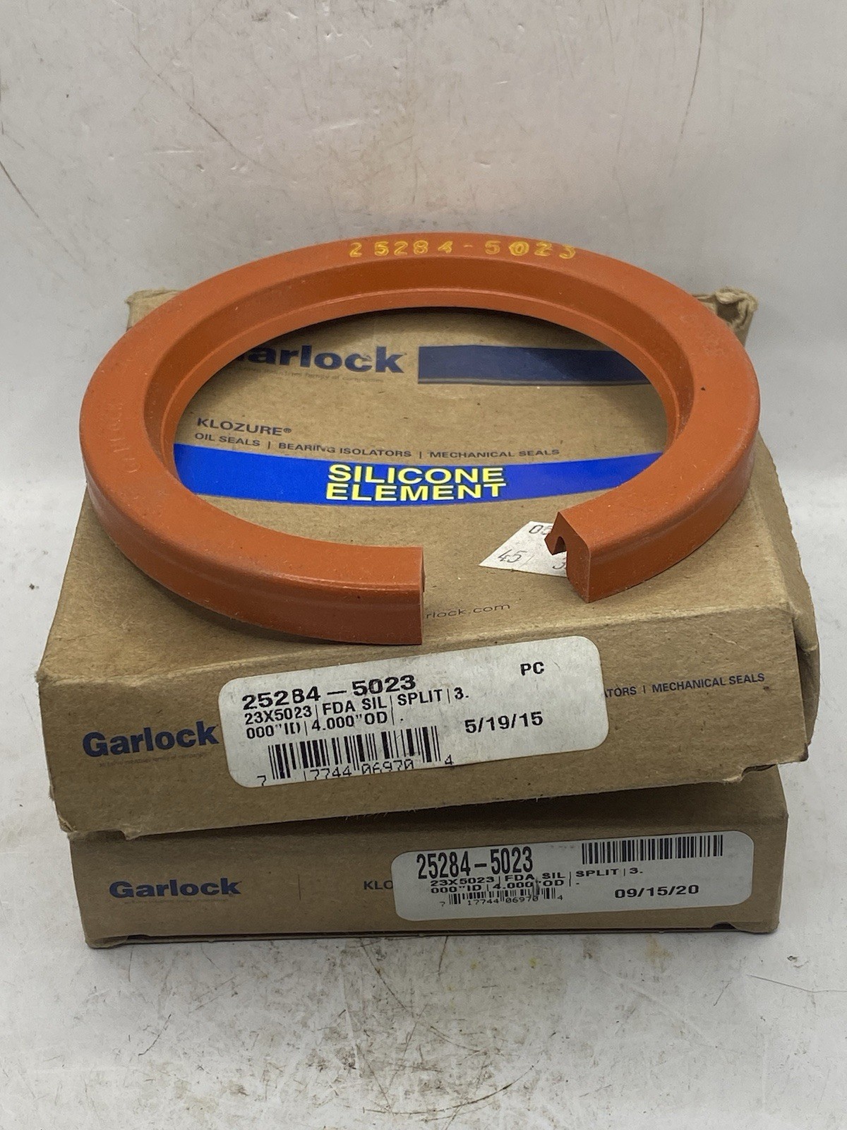LOT OF 2 Garlock 23 x 5023 Klozure Oil Seal Split 3” ID 4” OD