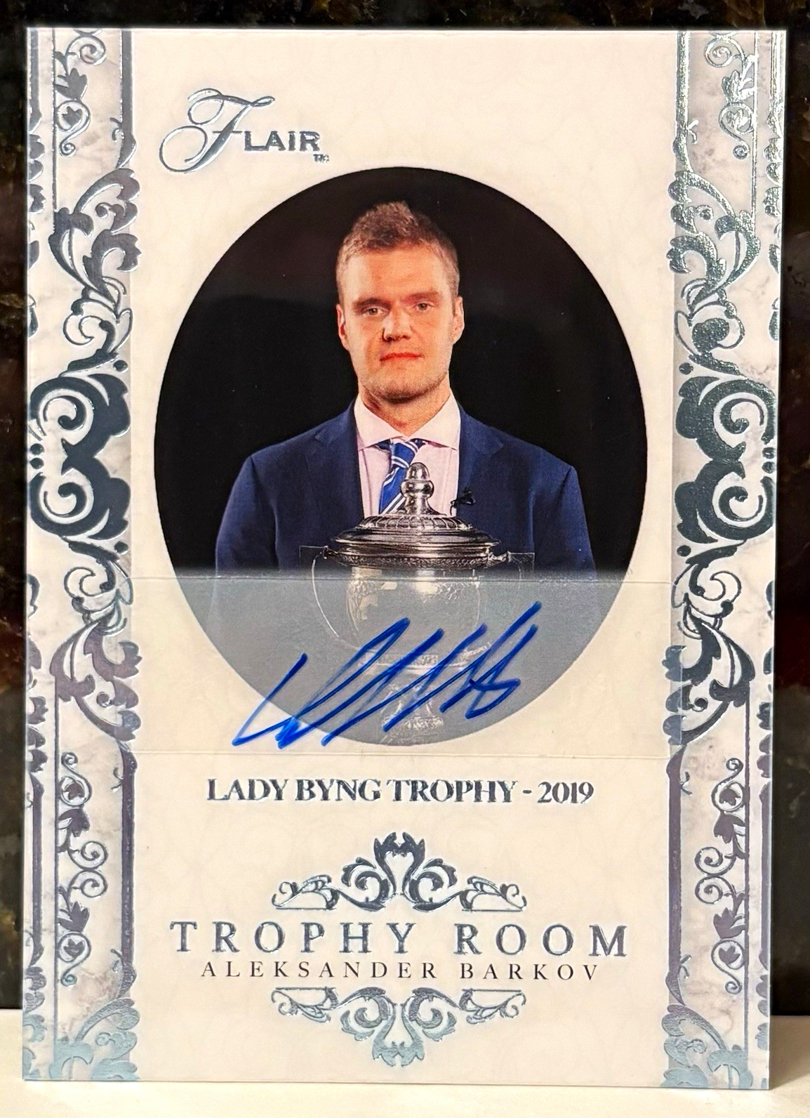 Upper Deck 2025-26 Flair Trophy Room Auto Aleksander Barkov TR-5 Panthers 18/49