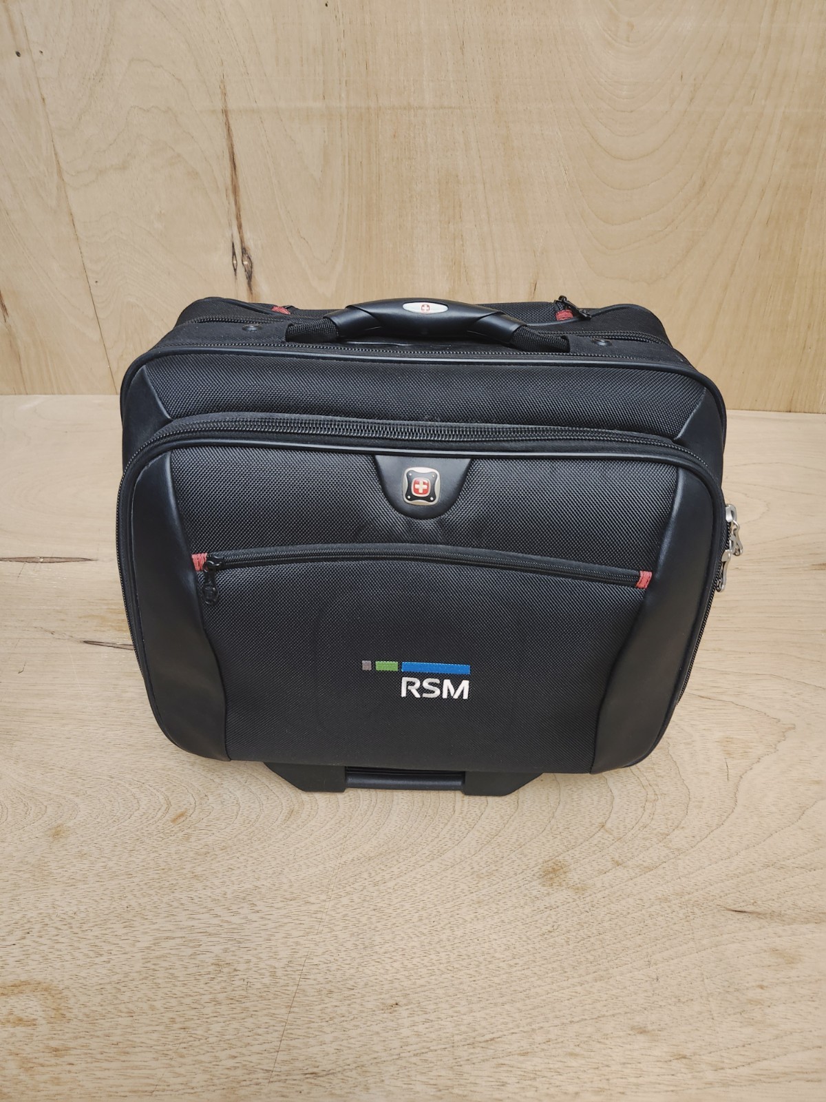 Wenger Rolling Business Laptop Case 17" Carry-On Roller Bag With Extra Soft Bag