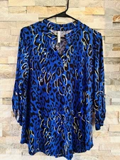Dear Scarlett Lizzie Animal Print Blouse Size Small Popover Blue