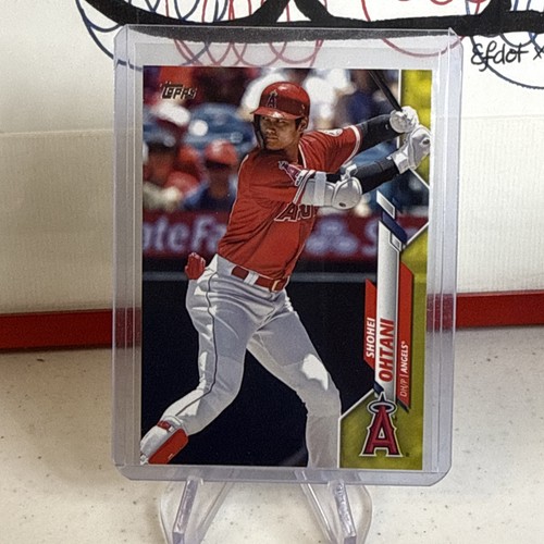 2020 TOPPS BASEBALL SHOHEI OHTANI WALGREENS YELLOW BORDER PARALLEL INSERT #125