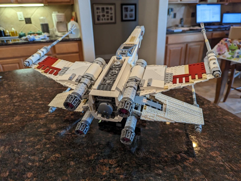 LEGO Star Wars UCS Red Five X-wing Starfighter 10240, 100% completo Foto 2 de 4