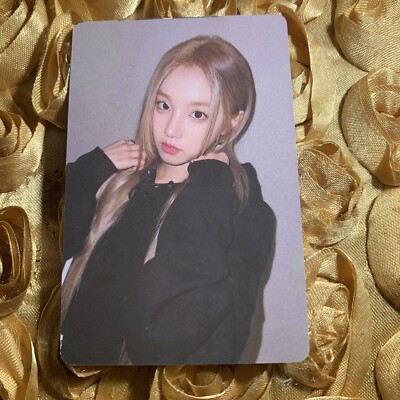 YUQI (G)I-DLE FEEL Edition Celeb K-POP Girl Photo Card BLACK HOODIE