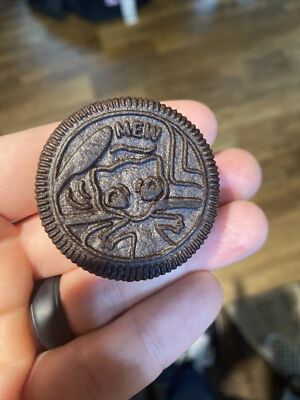 mew oreo cookie uncracked