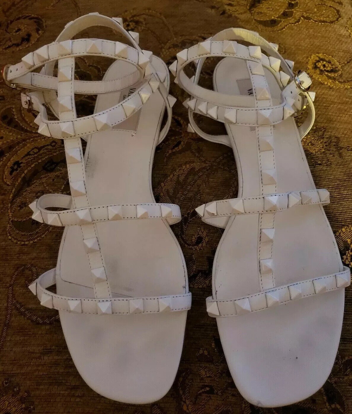 valentino rockstud 100 lacquer