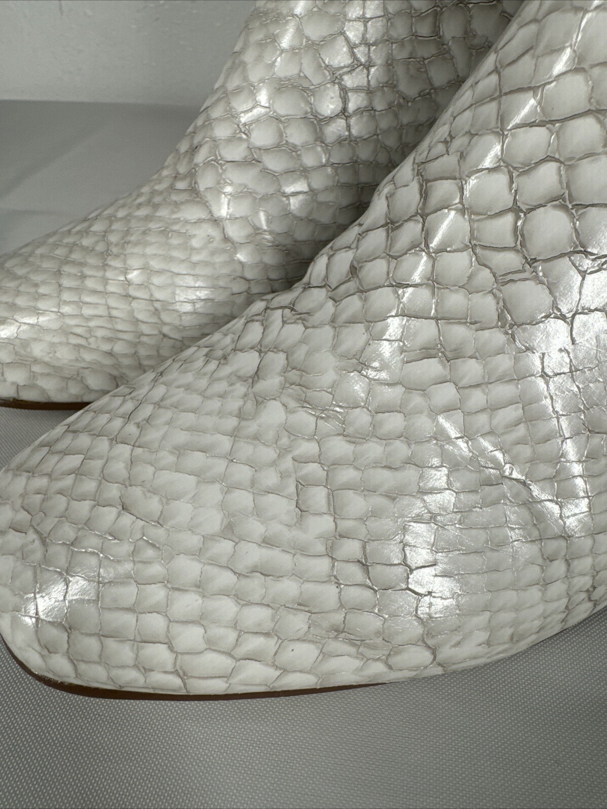 Steve Madden Darma Block Heel Bootie White Size 8 - image 2