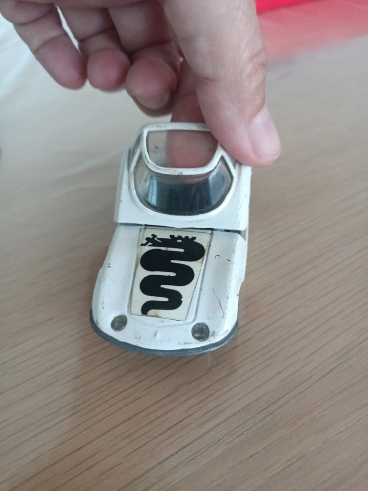 Modellino CORVAIR BERTONE BIANCO 1:43 Politoys 551 - Immagine 3 di 4