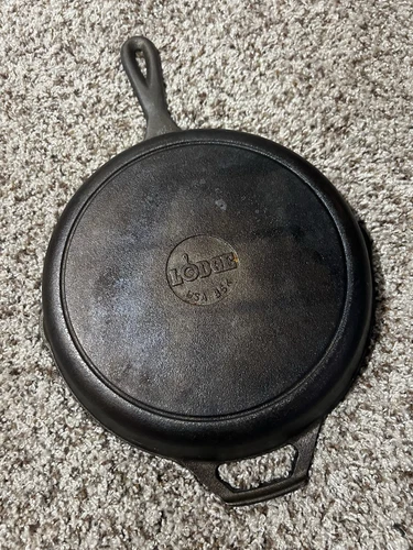 Vintage Lodge Cast Iron Skillet 8SK USA Double Spout Fry Pan 10 1/2”