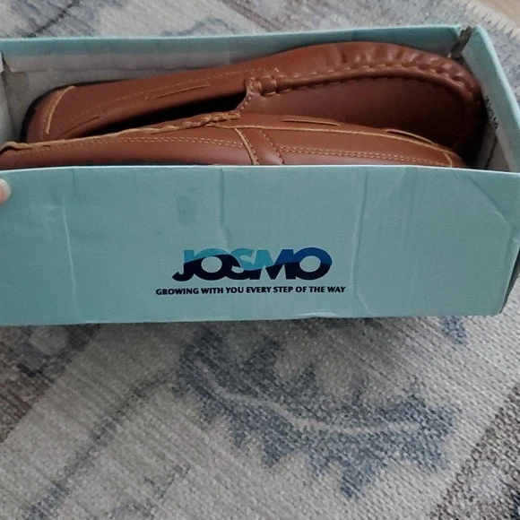 NIB Josmo Boys Tan Moccasin Driving Loafer Shoes Sz4 - Image 3 of 4