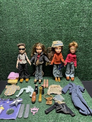 Bratz Dolls 2001-2003 Lot Of 4 W/Accessories. Free Shipping!