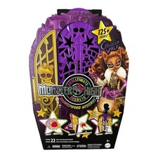 Monster High Skulltimate Secrets Hauntlywood Mysteries Clawdeen Wolf doll set.