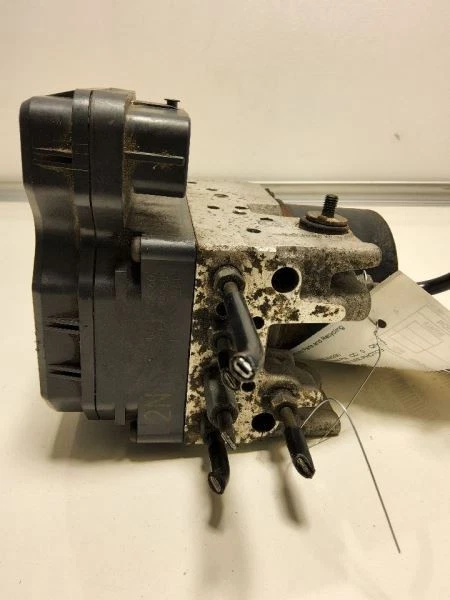 2004-2006 LEXUS RX330 Actuator and Pump Assembly; AWD, w/o adaptive cruise - Image 4 of 4