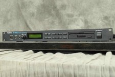 Roland S-330 Digital Sampler Rackmount good condition