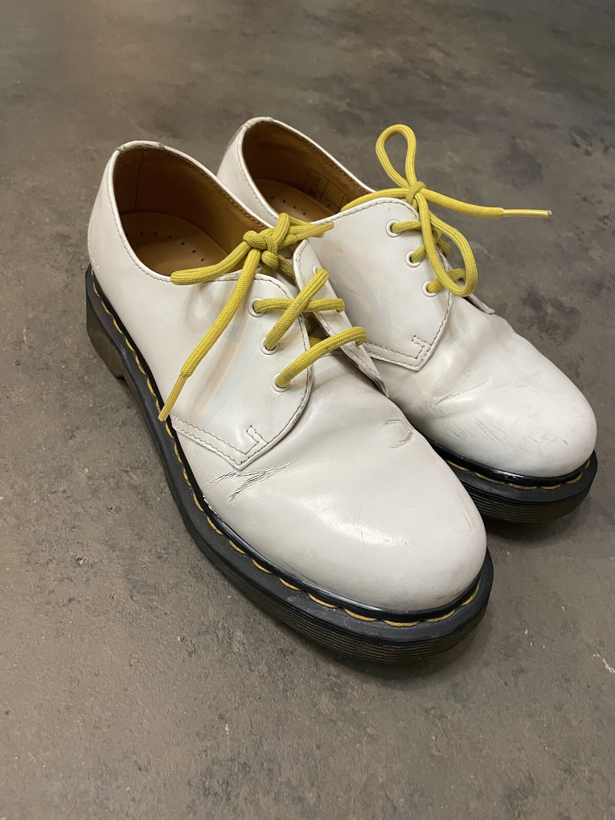 SAOLA Oxford bianche Doc Marten