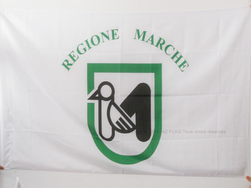 Drapeau Marche Italie 90x150cm avec fourreau pour mât de supporters