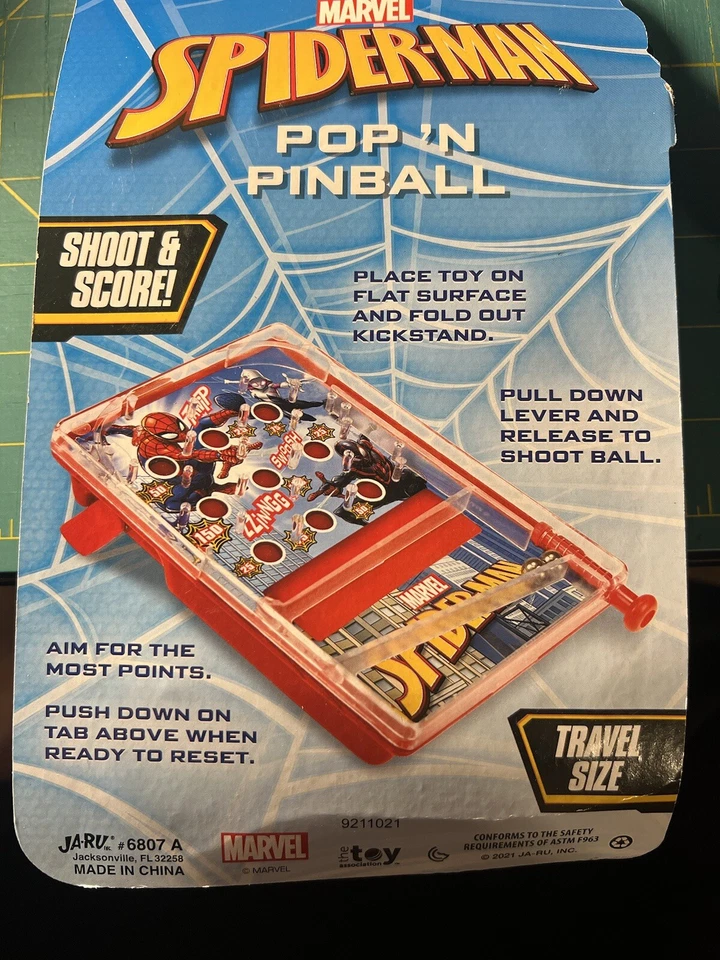 Pinball portátil Marvel Spider-Man Shoot & Score Pop N  Foto 2 de 2