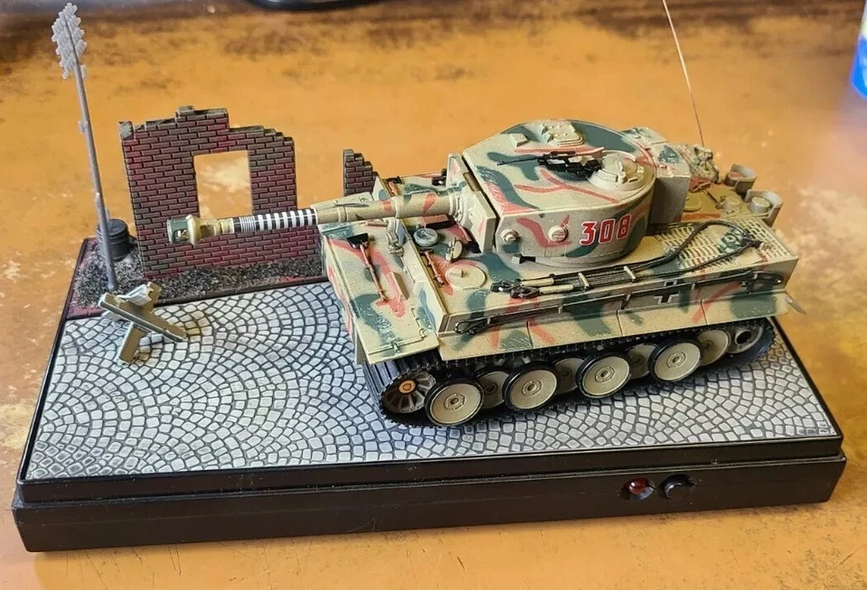 Tiger 1, Tanque Panzrkampfwagen VI, Modelo R/C de Radio Shack Tanque Realista Segunda Guerra Mundial Foto 2 de 4