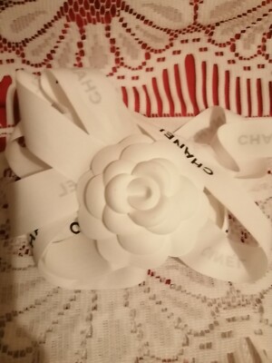 Chanel 2er Set Kamelien 4m Chanel Band Limited Edition Sammlung 2022