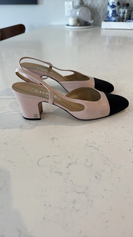 Chanel Zapatos de Cuero con Cordones Tacones Planos Talla 39 Beige/Negro Foto 4 de 4