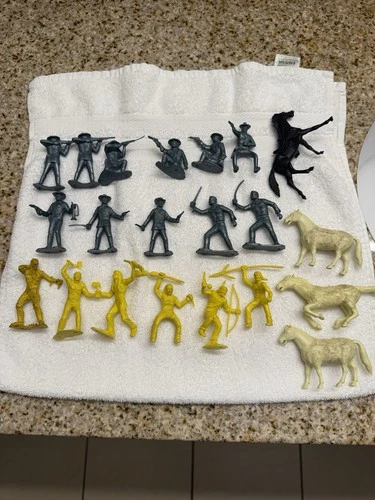 Marx? Fort Apache Rin Tin Tin Cowboys Indians Horses Lot 21 Figures Western