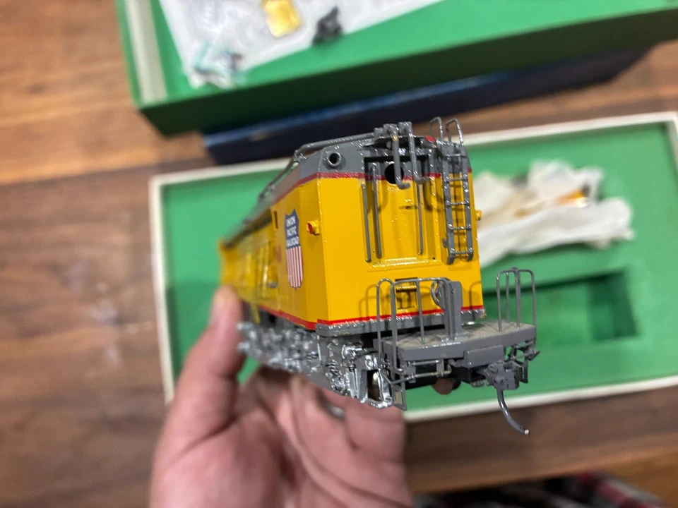 [T-HO] HO Overland Models Union Pacific Veranda Turbine w/ Round Tender #61-75 - Image 4 of 4