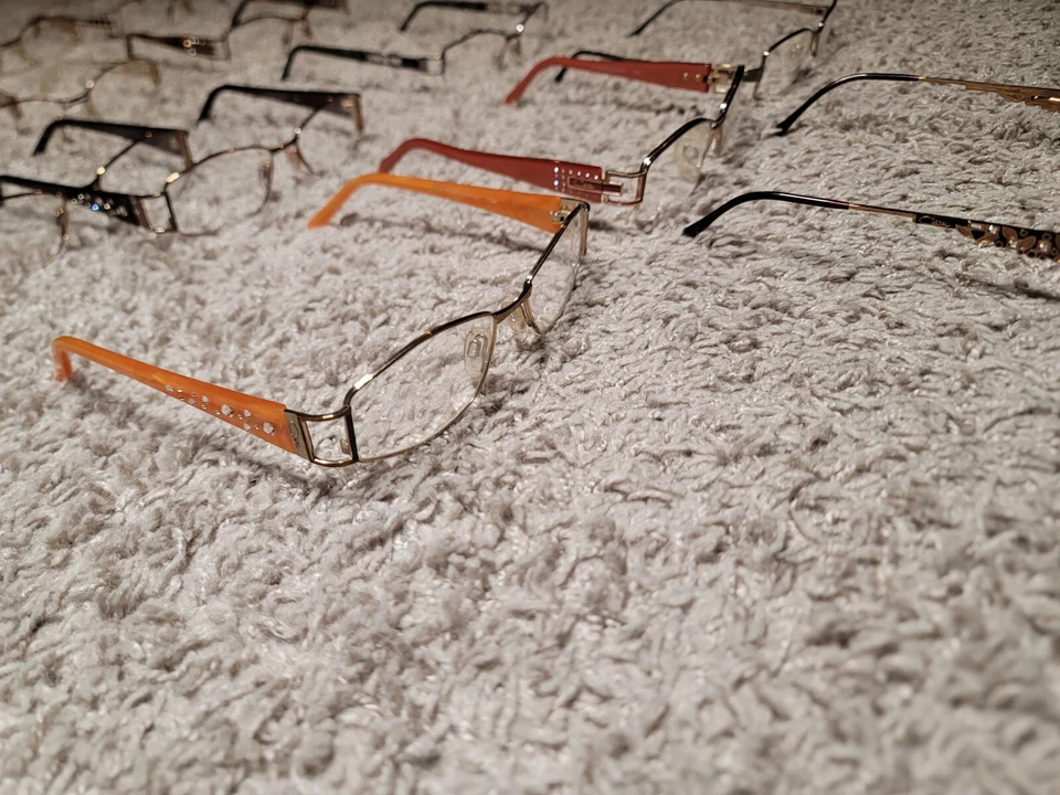 Lote de gafas Cazal para mujer. Foto 3 de 4