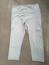 NEW COZY and CO capri leggings GRAY size L