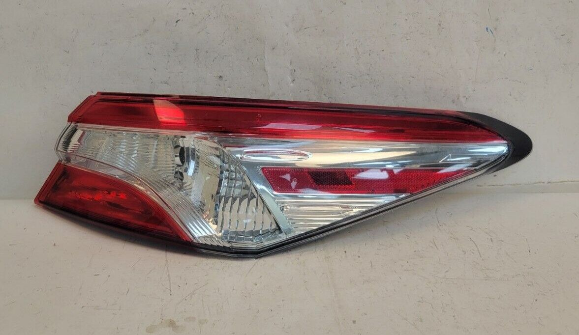 2018-2020 Toyota Camry RIGHT/PASSENGER/RH Side Rear Quarter Tail Light LED OEM