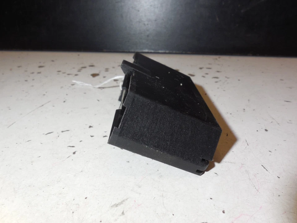 Carcasa interruptor sensor pedal freno negro 8P1907348 04-10 Audi A3 S3 A4 A6 Foto 3 de 4