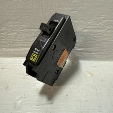 Square D QO130 Single Pole 30 Amp Plug In Circuit Breaker 1P 30A 120/240V Q0130