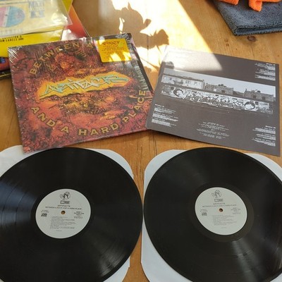 ARTIFACTS. BETWEEN A ROCK AND A HARD PLACE. US BIG BEAT '94 ORIGINAL. BEAUTIFUL