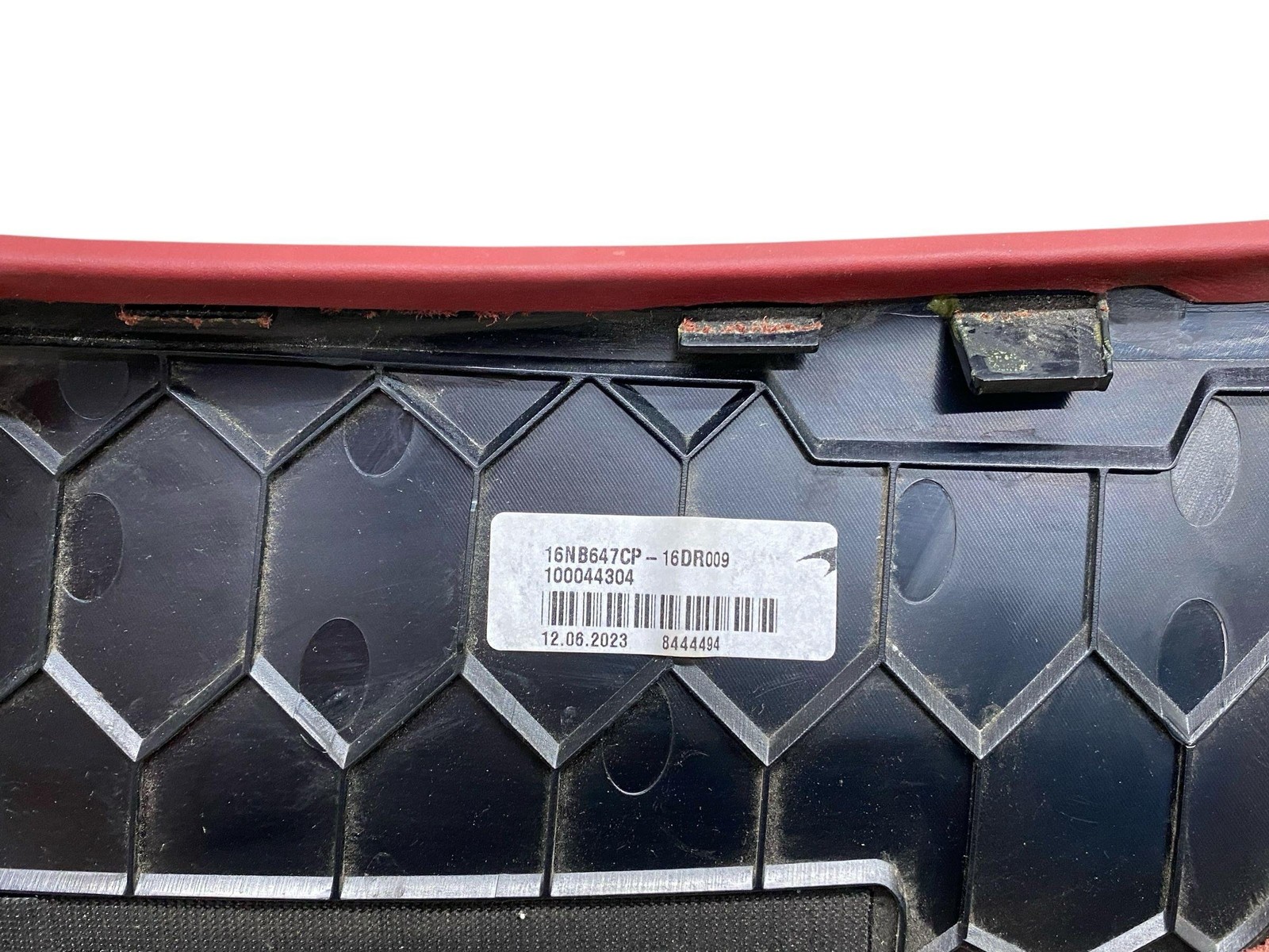 2024 MCLAREN ARTURA RIGHT DOOR PANEL INSERT RED LEATHER *LIGHT INDENT* 16NB647CP