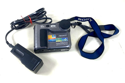 Vintage Sony Mavica MVC-FD73 Vintage Digital Camera No battery AS IS Untested