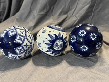 Blue White Ceramic Decorative Ball Set Sun Floral Tile Style Home Decor