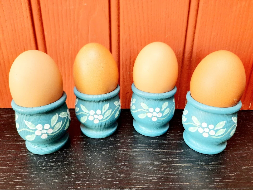 Swedish blue floral painted egg cups - Image 2 of 4