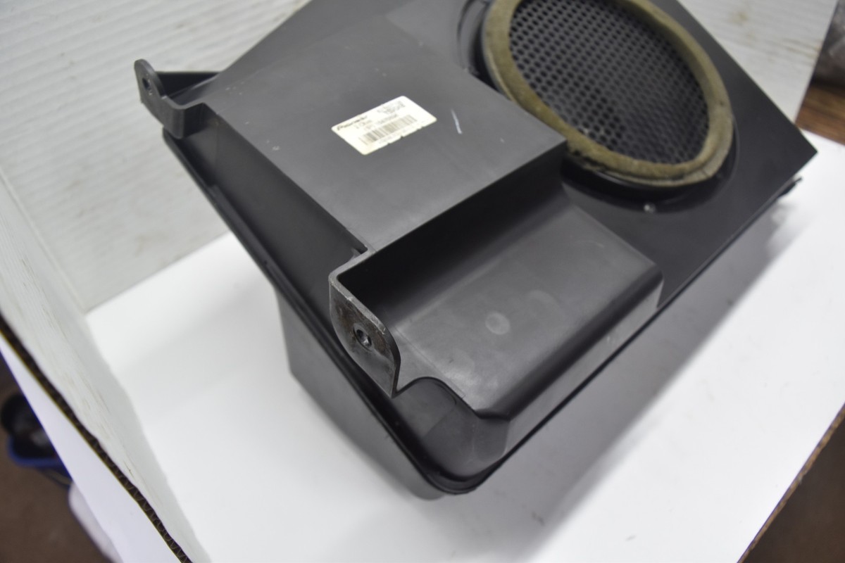 2006 2009 Chevrolet Equinox Pioneer Subwoofer Casing Audio 2006 2009 Chevrolet Equinox Pioneer Subwoofer Casing Audio
